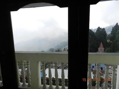 Hotel Central View - Darjeeling Дарджилинг Екстериор снимка