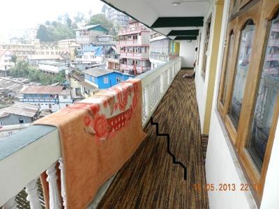 Hotel Central View - Darjeeling Дарджилинг Екстериор снимка